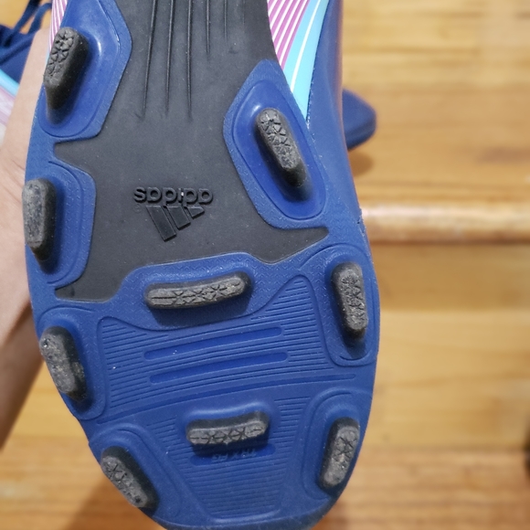 Adidas cleats - Picture 3 of 4